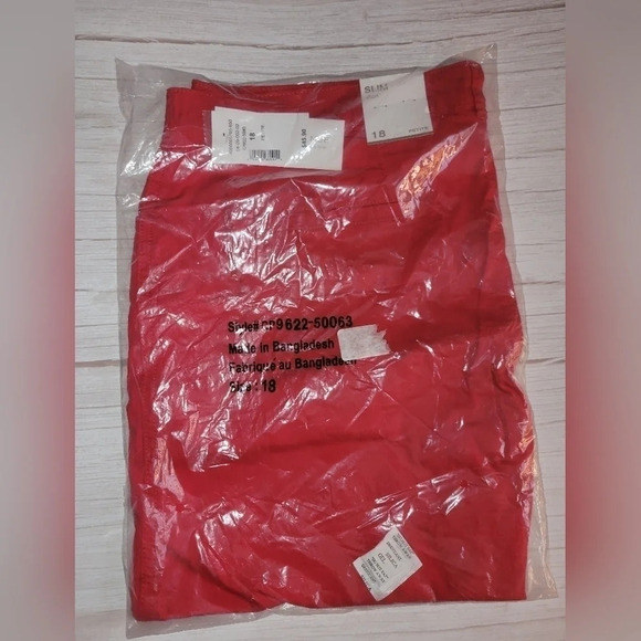 Cleo  Low Impact Poplin Short - Picture 6 of 7